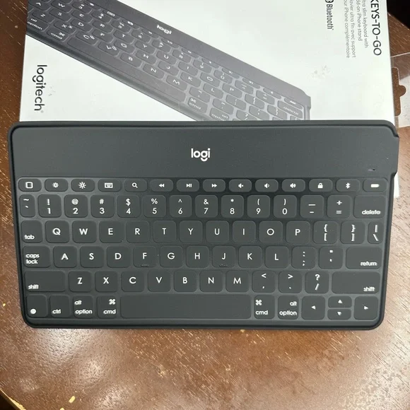 Logitech Black Tablet Keyboard Wireless Slim Design - Picture 1 of 2